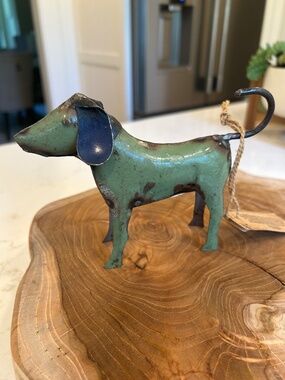 Adorable HomArt recycled metal dog